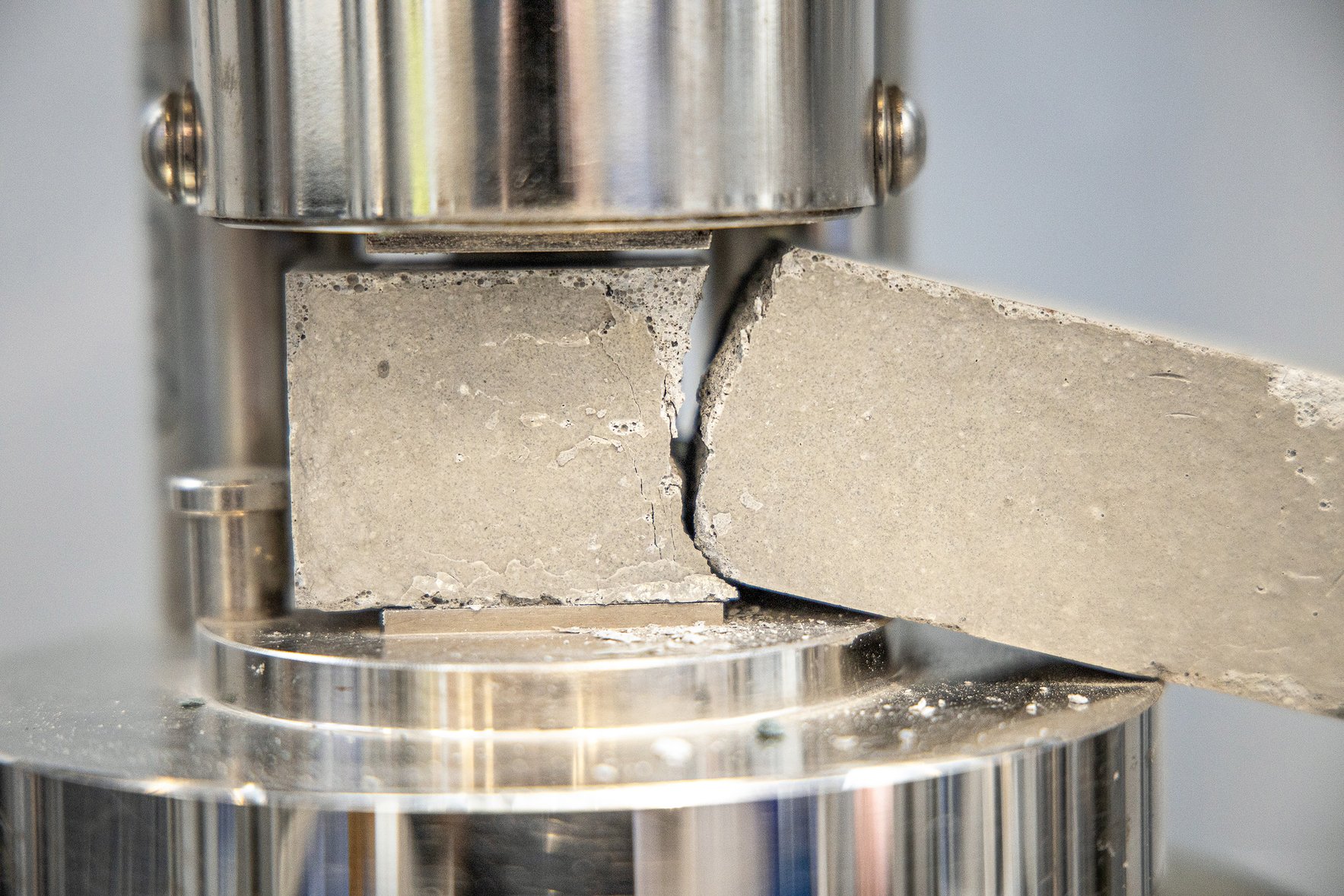 Compressive strength similar to traditional concrete